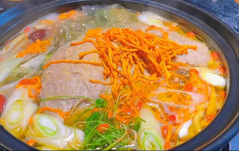 贵州特色肉饼鸡火锅|贵州特色肉饼鸡火锅怎么样|肉饼鸡火锅好吃吗?