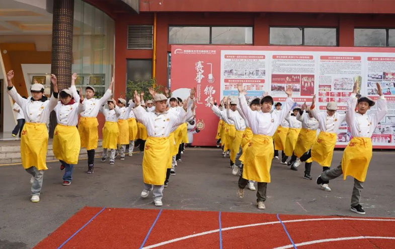 新东方职业学校秋季运动会圆满落幕