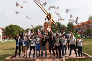 毕业季快要来临,不感伤