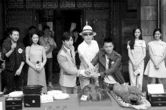 贺岁电影《锋味江湖之决战食神》开机 谢霆锋拜师“味王”葛优