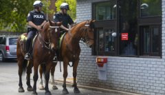 美国3个快餐店员工拒绝服务警察而被解雇