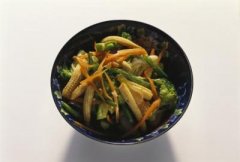 蔬菜泰式炒河粉的卡路里有多少？