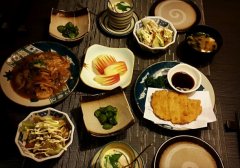 外国游客喜欢上日式料理培训班