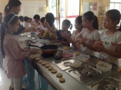 烹饪进课堂推进中小学生健康发展