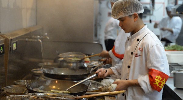 17岁厨师,学厨师到贵阳新东方烹饪学院