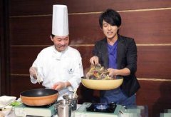 林宥嘉新婚秀厨艺 彭于晏包饺子秀胸肌