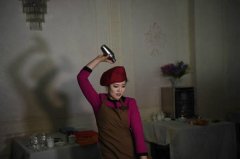 朝鲜举办年度全国烹饪大赛 美女调酒师技惊四座