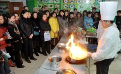 贵州石阡县精准脱贫：培训烹饪、汽驾和酒店服务