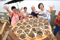鄱阳湖开渔节千人鱼宴引爆吃货