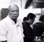 新加坡曾经的黑帮老大转行做厨师 月入75万美元