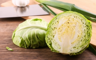 喝甘蓝汁的好处与潜在副作用