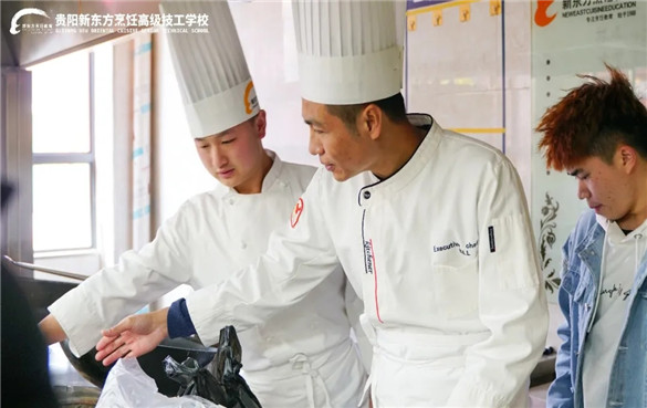 烹饪名师陈晓进校园 烹饪名师陈晓进校园