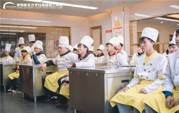 烹饪名师陈晓进校园 烹饪名师陈晓进校园