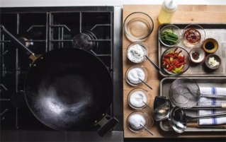 如何设置家庭厨房的烹饪空间?