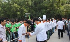 力拔山兮气盖世拔河比赛展英姿