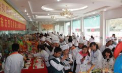 雕刻糖艺各呈风采精美作品惊现展台