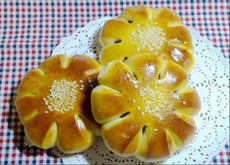 枣泥花瓣面包