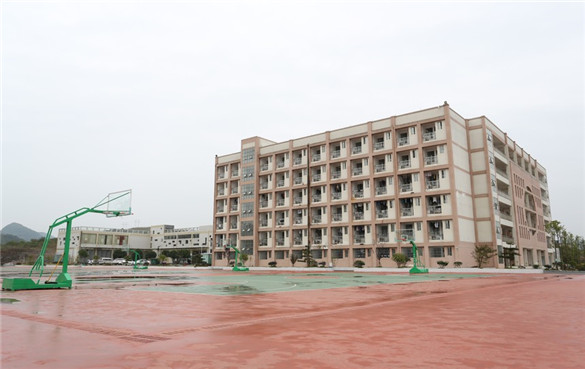 普定职校 普定职校