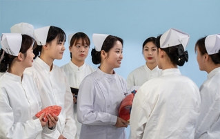 贵阳市护理职业学校护理专业的就业前景如何?