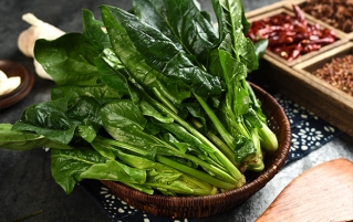 吃菠菜要焯水吗？菠菜的营养价值解析！
