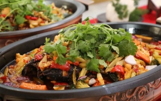 特色小吃店月入70万是真的吗?贵阳新东方助你完成餐饮创业梦！