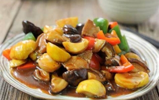  板栗蘑菇炒螺花-品味鲁菜精髓|领略烹饪之美