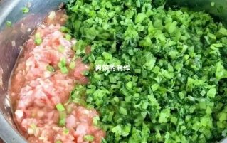 揭秘肉馅调制秘籍|肉馅的正确做法和窍门|怎么做肉馅才能又香又嫩-新东方老师邀你免费试学试吃体验！