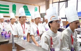 回炉技师学院，读预备技师班