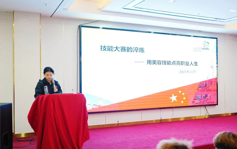 全国美容美发行业技能竞赛冠军导师空降新东方！实操授课，收获满满