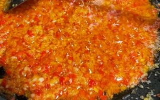 解锁肠粉店同款“灵魂辣椒酱”，看完你就明白为啥它那么诱人了！