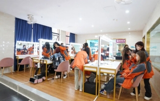 双证赋能未来！贵州新东方2026招生—学力技能齐抓