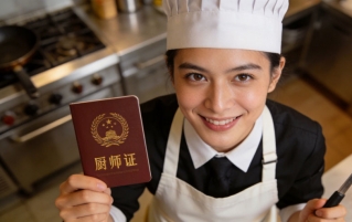 新东方技师学院中餐厨师考证培训—开启专业厨师之路