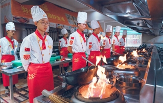 14-19岁不想读书？学技术读厨师专业怎么样