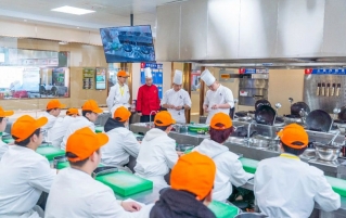 想学厨师专业多久可以学得会？