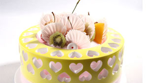 家庭diy水果蛋糕，裱花装饰出你想要的简单温馨