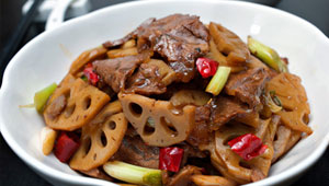 卤藕回锅牛肉