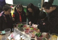 妈妈进课堂当“老师”：传厨艺、教感恩