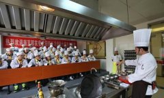 那家餐饮名厨进新东方校园传精湛厨艺