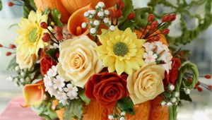 别再“辣手摧花”，几款最基础的翻糖花卉及叶子做法!