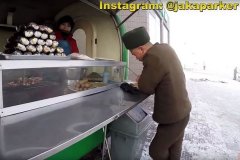 朝鲜街头的小摊食物