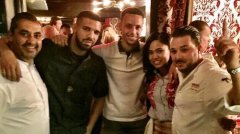 库里老婆阿耶莎开烧烤店 库嫂烹饪手艺受捧