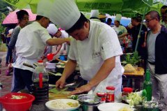 四川小镇上演“舌尖上的牛尾笋”厨艺大赛