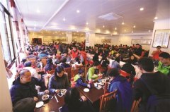 栖霞寺千人“罗汉斋”开席 用十八种鲜香素食原料千余斤