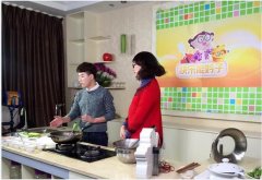 歌手谢承佑美食节目《快乐能妗子》秀厨艺