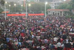 东莞万人宴2千余桌 800厨师上万食材现炒现吃