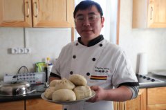 开普敦侨胞洪志伟南极秀中餐厨艺