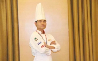 中华名厨陈晓进校园，贵州鸿福盛宴暖心助学