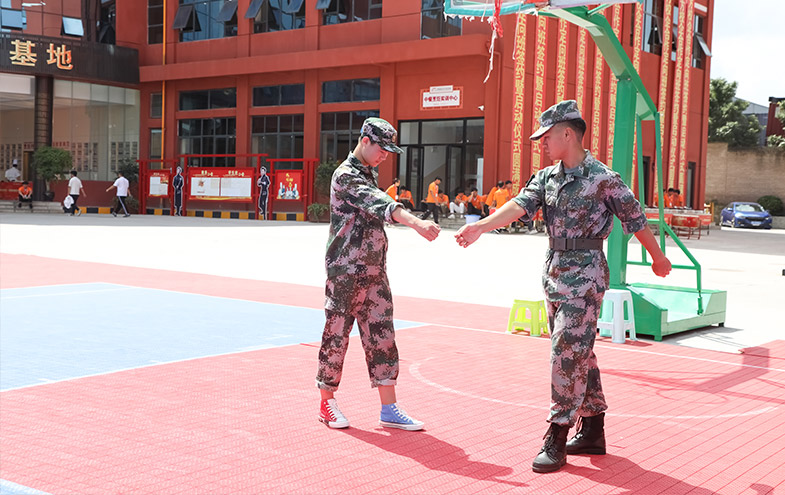 军训磨练的是我们做烹饪精英的斗志