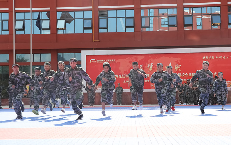 是军训，开启了我们烹饪大学的青春