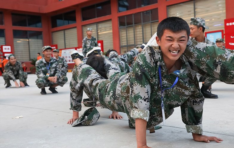 通过了军训，我们无比骄傲